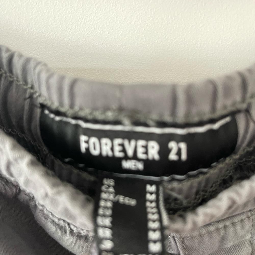 Forever 21 men’s shorts size medium - Picture 4 of 9